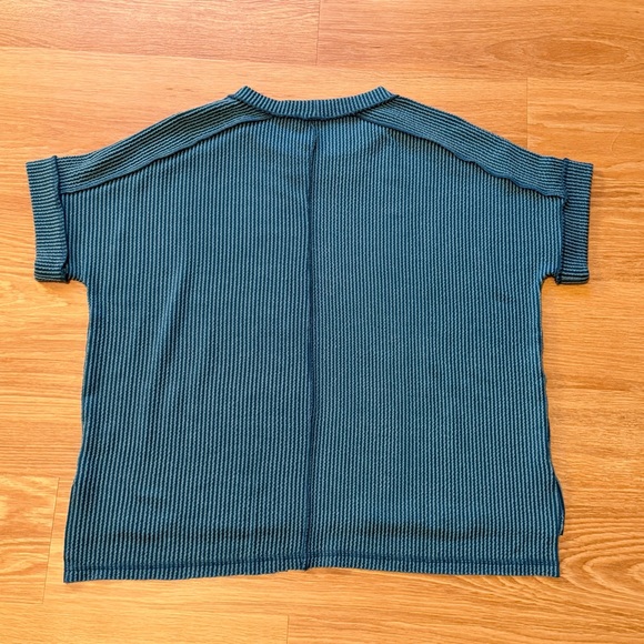 Zenana Outfitters Ribbed Shirt S/M - Picture 3 of 5